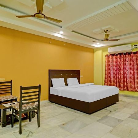 Oyo 81589 Aruna Dwraka Homes 하이데라바드 외부 사진
