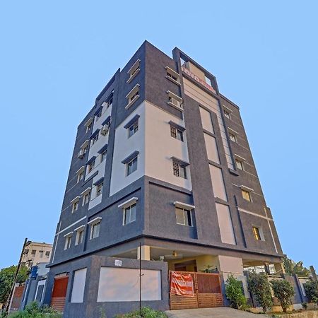 Oyo 81589 Aruna Dwraka Homes 하이데라바드 외부 사진