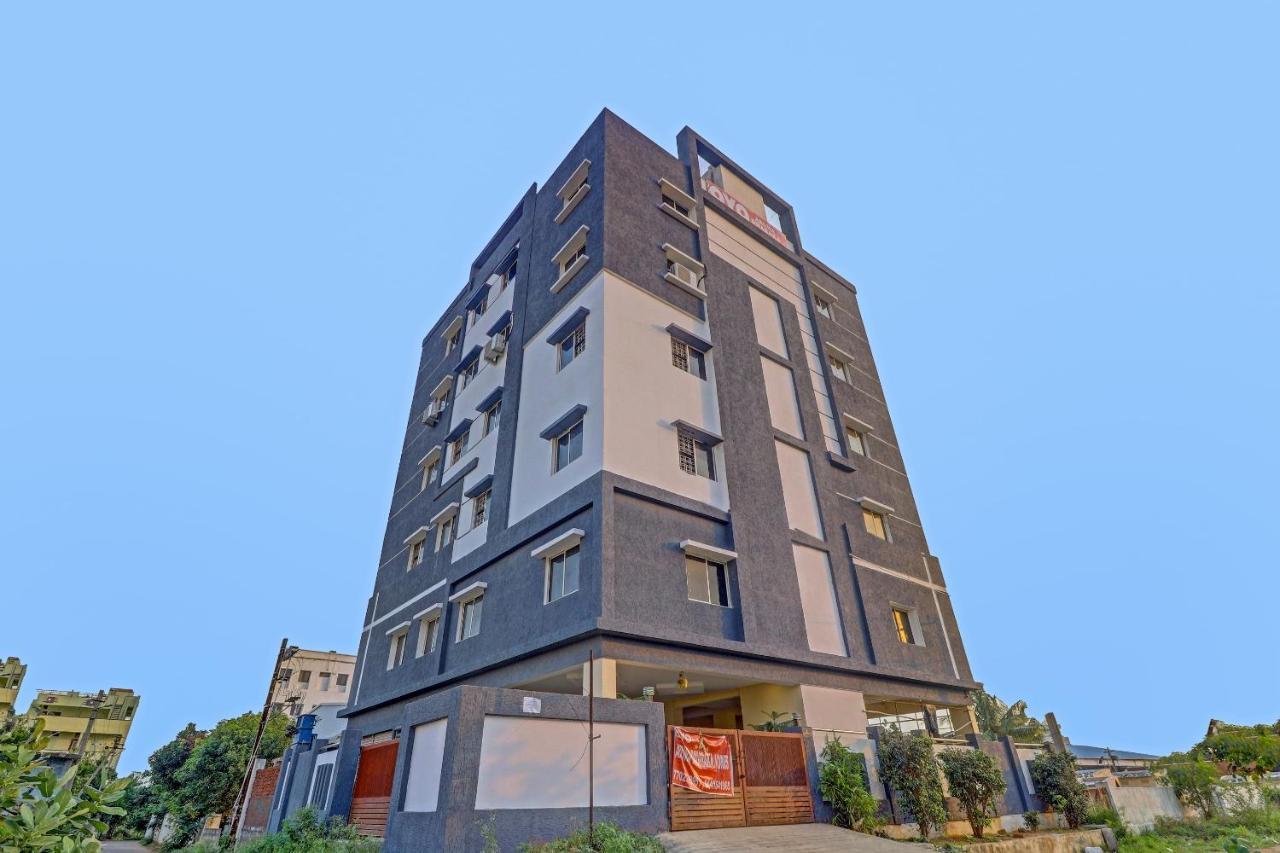 Oyo 81589 Aruna Dwraka Homes 하이데라바드 외부 사진